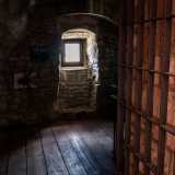Accediamo all�interno passando per un�anticamera...